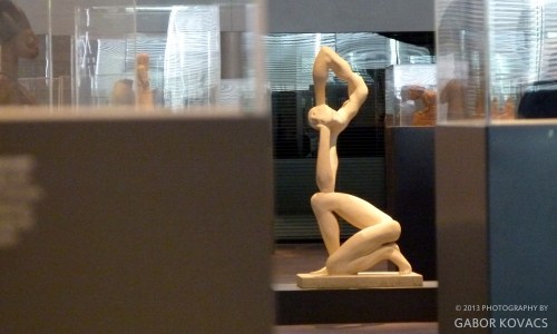 kneeling figure 1947 © 2013 PHOTOGRAPHY BY GABOR KOVACS