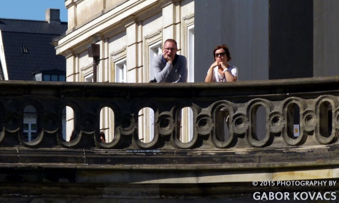 watching the world go by © 2015 PHOTOGRAPHY BY GABOR KOVACS