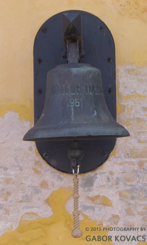 bell © 2015 PHOTOGRAPHY BY GABOR KOVACS